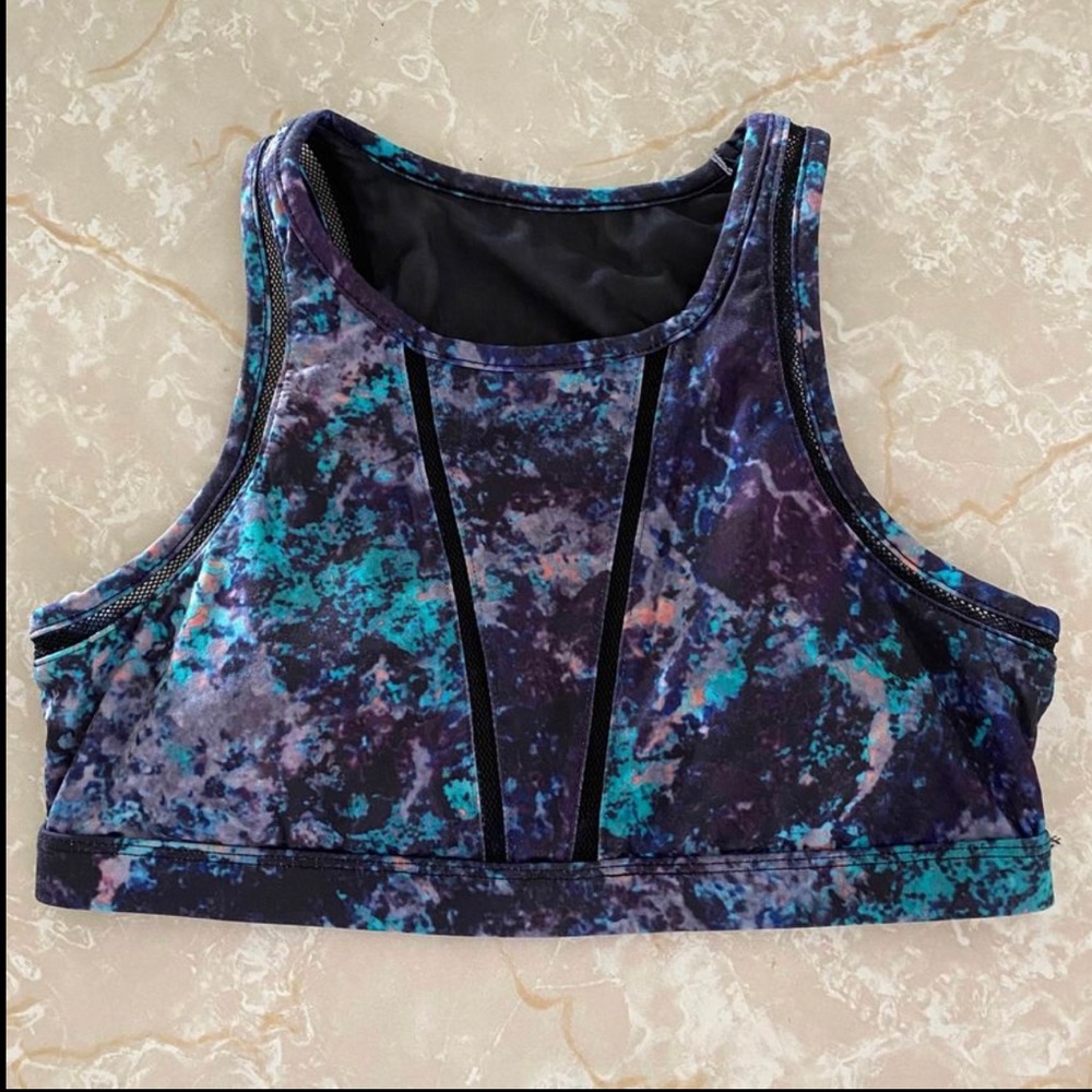 Fabletics Sports Bra 
High neck, medium support, super cute
Women’s size small